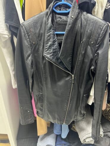 uzun kurtqa: Temiz deri kurtqa qadin ucun.cox az istifade edilib. 365 manata alinib — 2