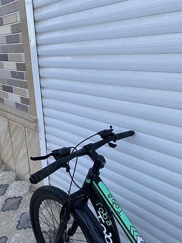 velosiped muheriki: Dağ velosipedi – Toba brendi, qara-yaşıl dizayn Xüsusiyyətlər: - — 4