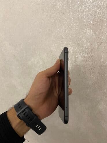 ipjone 11: IPhone 11, Qara, Face ID — 6