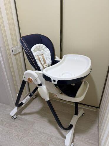 Yemək masaları, oturacaqları: Uşaq yemək kreslosu - Rəng: tünd göy/kremin kombinasiyası, qızılı — 3