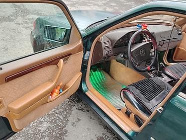 c 280: Mercedes-Benz C 200: 1.8 l | 1994 il Sedan — 7
