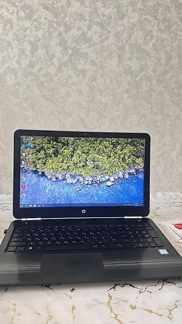 HP Pavilion noutbuk - Ekran: 15.6" geniş ekran, üst çərçivədə