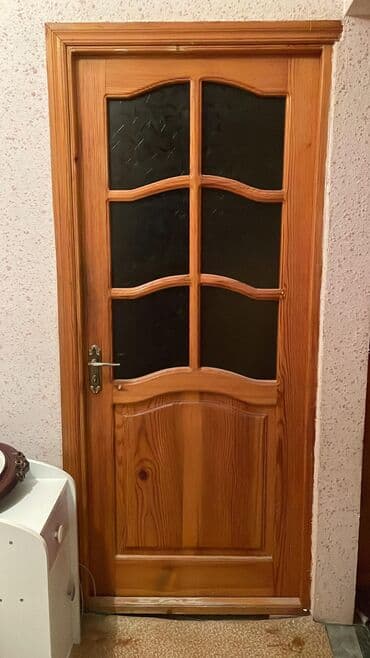 5 ədəd İşlənmiş Taxta otaq qapısı – şüşəli model, hamısı birlikdə 220