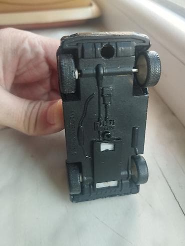 kohnə sifer: Qara rəngli metal oyuncaq SUV maketi - Korpus: metal döküm — 5
