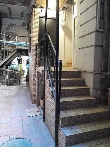 binə salxoz: Tarqovuda Şaurmanin arxasinda 1 otaqli ev icariyr verilir. 4/4 — 4