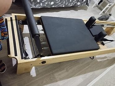 suru: Pilates Reformer trenajoru – taxta karkaslı, tənzimlənən yay müqavimət — 9