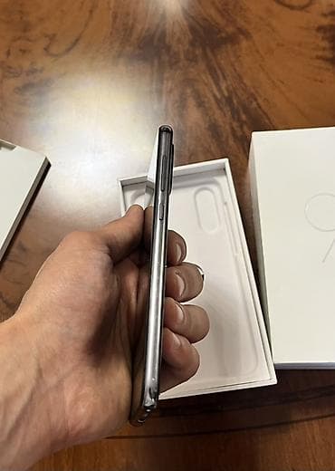 samsung a3 ekran: Xiaomi Mi 9 SE, 128 GB, rəng - Qara, 
 Sənədlərlə — 6