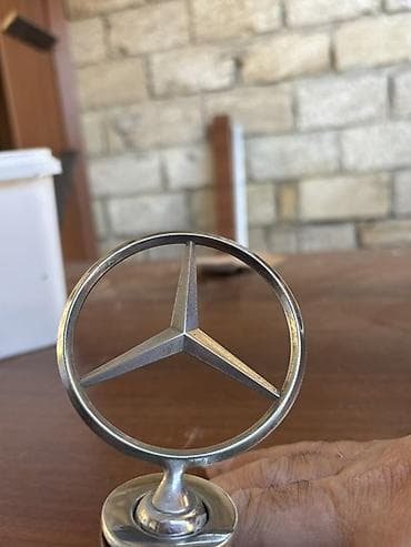 Mercedes-Benz orginal kapot emblemi (ucları halqalı ulduz loqosu) -