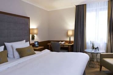 nerimanovda saatliq kiraye evler: *******Hotel bir gun 30 azn***** *** *****Azerbaycan baki****** Ailev — 1