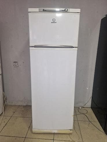 İndesit 170×60 soyuducusu. İki kameralı, dondurucu kamerası yuxari