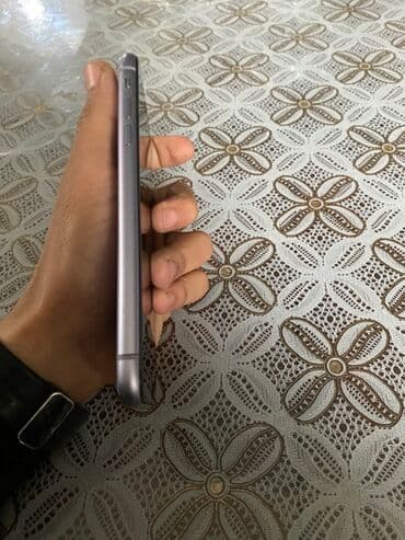 телефон fly мигает: IPhone 11, Белый, Face ID — 5