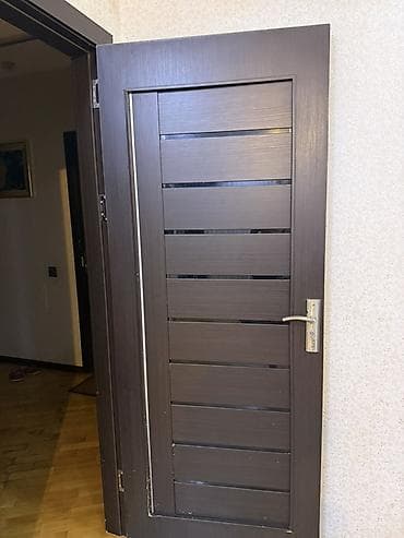 Taxta interyer qapısı Təmir ilə əlaqədar Təcili satılır. 4 qapı