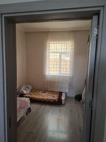sekide ev satilir: 4 otaqlı, 110 kv. m, Kredit yoxdur, Orta təmir — 7