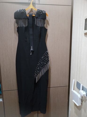 105 manata almiwam 1 dəfə 2 saat geyinmiwem satıram awagi yeri yoxdur