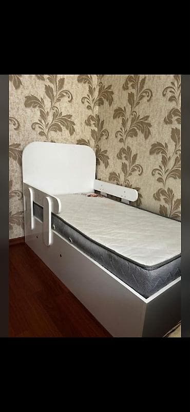 uşaq qrafati: Rəxşəndə🦋 Kravat satılır. Qiymət 115 manat. Bazalıdır, matras var — 1