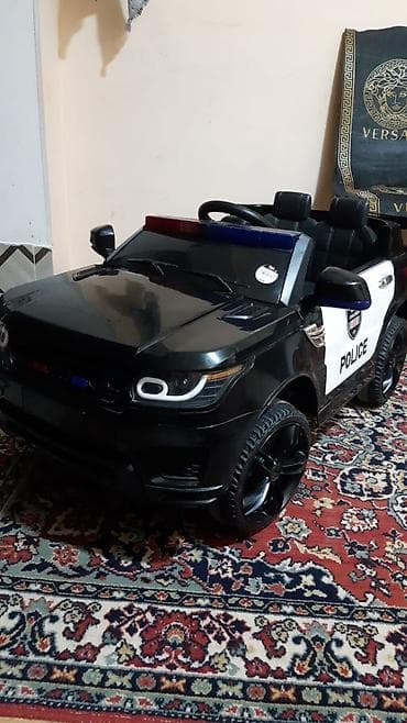 uşaq krosovkaları: Uşaq elektrik maşını – Polis dizaynı - Rəng: qara-ağ, “POLICE” temalı — 1