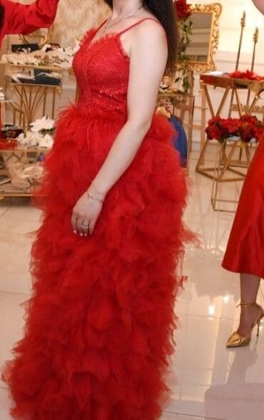 Другая женская одежда: Xına üçün özəl tikilmişdi.Demək olar yenidir.4saatlıq — 2