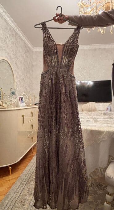 купить вечернее платье в баку: ENDİRİM OLUNDU 150 AZM SATILIR!! 280 Azn alınıb 1 defe toya — 1