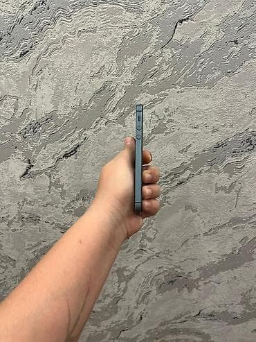 iphone adapder: IPhone 5, 16 GB, Qara — 5
