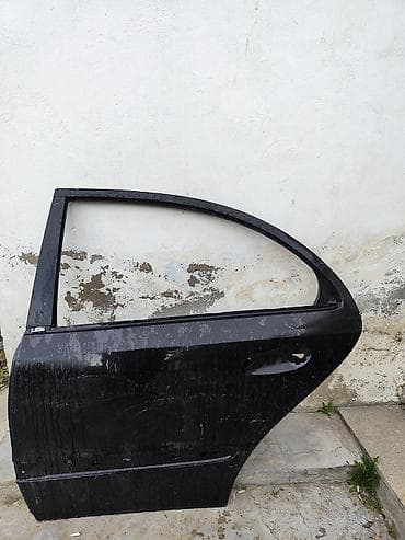 Məhsul: Avtomobilin arxa sol qapısı (tam komplekt deyil) Təsvir: - — 2