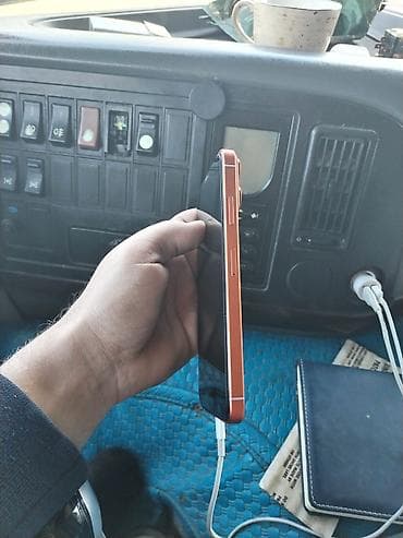 minik telefonlar: Salam doslar. Telefon 17 pro maksa yığılmadı. Əslində xs max dı. Cızıx — 1