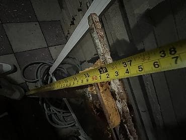 seyfi qapi: Metall giriş qapısı 
Islenmisdir Normal Qapidir 
En 90 
Hun 2.05 — 2