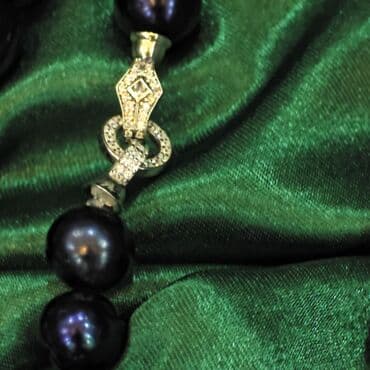 tek qizil gul qiymeti: Tebiii okeal qara Mirvari 925 prong 
10mm 250azn
12mm 350azn — 3