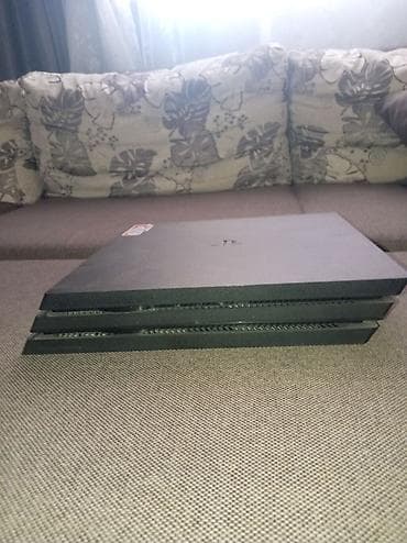 ps4 kaset: Salam playstation 4 pro satilir hec 1 ayi yoxdu her seyi islekdi — 4