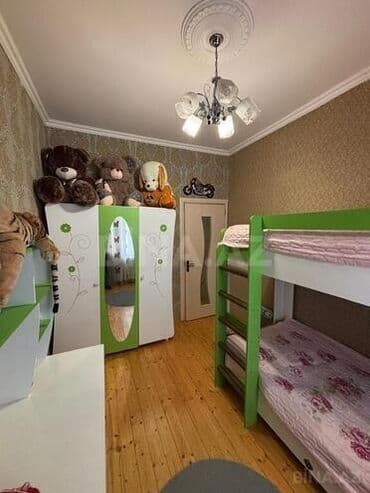 2 mərtəbəli həyət evləri: İki mərtəbəli həyət evi - Ümumi plan: 2 mərtəbə, balkonlu fasad — 28