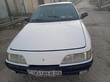 Model: Sedan Rəng: ağ (ön bamperdə tünd elementlərlə) Yanacaq: benzin