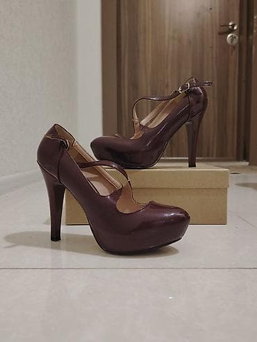 2 defe geyilib. 60 manata alinib. Qadın yüksək daban ayaqqabıları -