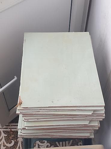 islenmis metlaq: Keramik plitələr dəsti - Ölçü: təxminən kvadrat format (foto üzrə — 2