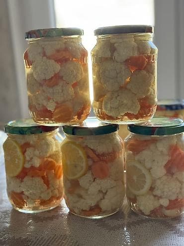 Ət məhsulları: Ev üsulu turşu qarışığı – gül kələmi və yerkökü - Şüşə bankalarda — 1