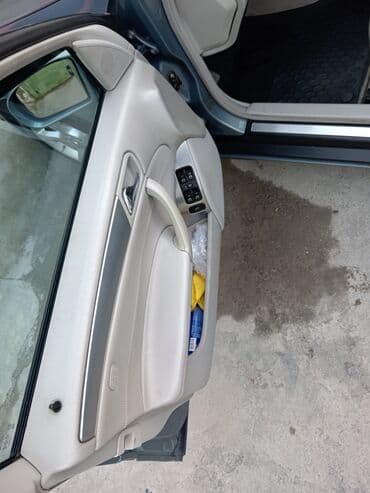 e 200: Mercedes-Benz 200: 1.8 l | 2006 il Sedan — 14