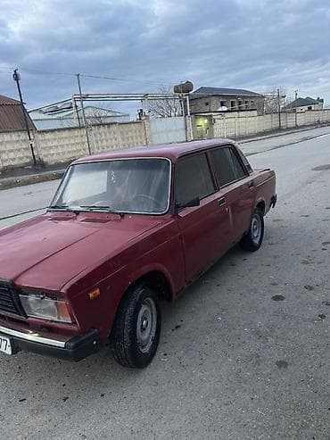 Автозапчасти: VAZ 2107 sedan - Korpus: 4 qapılı sedan, tünd qırmızı rəng, klassik — 4