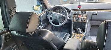 Mercedes-Benz E 220: 2.2 l | 2000 il Sedan — 8