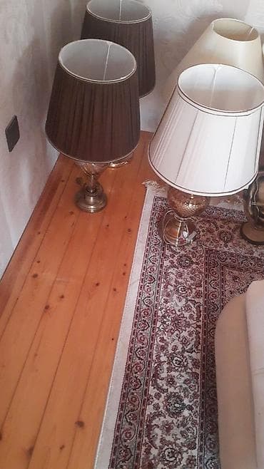 Hamısı qoşa və yenidir - Model: Şüşə gövdəli, metal əsaslı masa