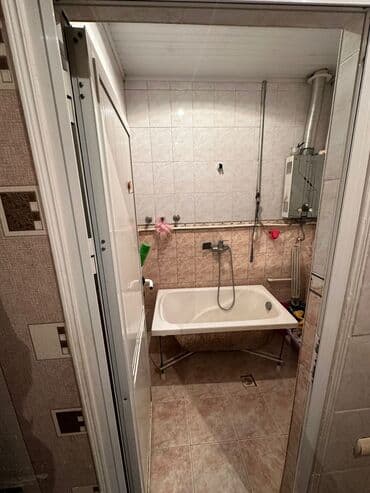 əmircan qəsəbəsi: Bakı, Bakıxanov qəs., 3 otaqlı, Köhnə tikili, m. Neftçilər, 70 kv. m — 5