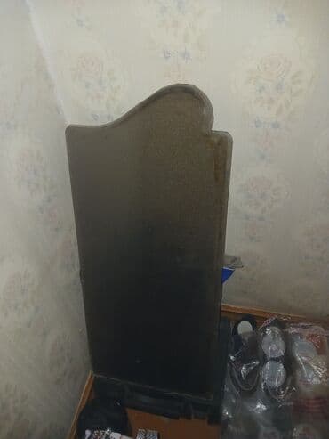 Plastik pəncərələr: İşlənmiş Pəncərə şüşəsi, Еni: 37 sm, Uzunluğu: 81 sm — 2