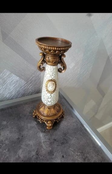 antik şamdan: Şamdan. - Dizayn: antik naxışlı bazis və üst hissə, klassik skroll — 1