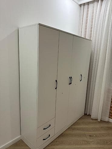 Ağ rəngdə, 4 qapılı paltar dolabı - Dizayn: Minimalist ağ korpus, ön — 3