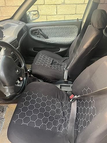 Daewoo: Daewoo Nexia sedan - Kuzov: 4 qapılı sedan, gümüşü rəng - Mühərrik və — 3