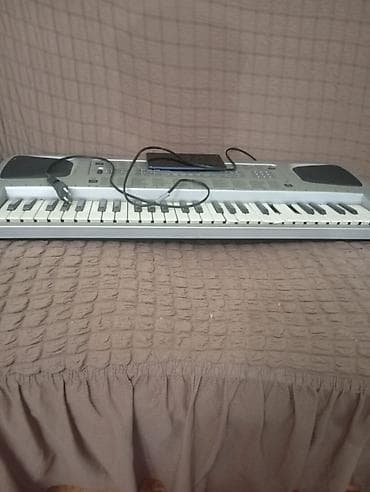 korq pa 800: Elektron klaviatura/sintezator - 61 klavişli portativ sintezator - — 1