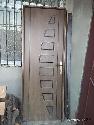 Məhəccərlər: Taxta dekorlu qapı - Material: Xaricdən taxta naxışlı örtüklü metal — 1