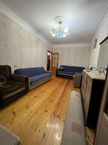 Bakı, 3 otaqlı, Köhnə tikili, m. Qara Qarayev, 82 kv. m