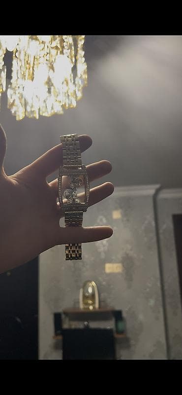 Qızılı rəngli qol saatı - Korpus: Tonno (yastı-qabarıq) formalı