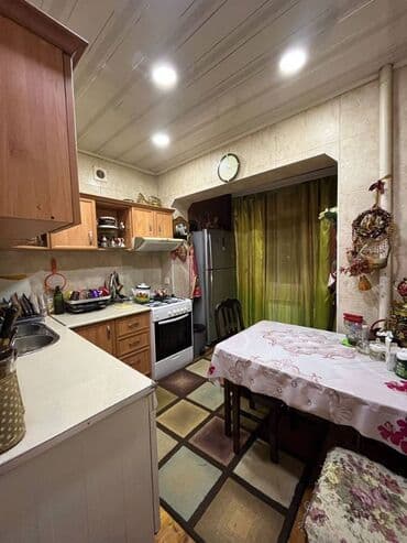 ist petrol tbilisi prospekti: Bakı, 4 otaqlı, Köhnə tikili, m. Xalqlar Dostluğu, 100 kv. m — 6