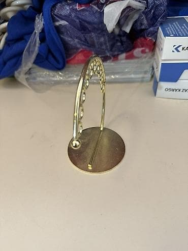 divar asilqan: Sırğa asmaq üçün - Material: parlaq qızılı rəngli metal - — 6