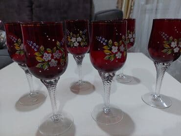 Qədəhlər, rəng - Qırmızı