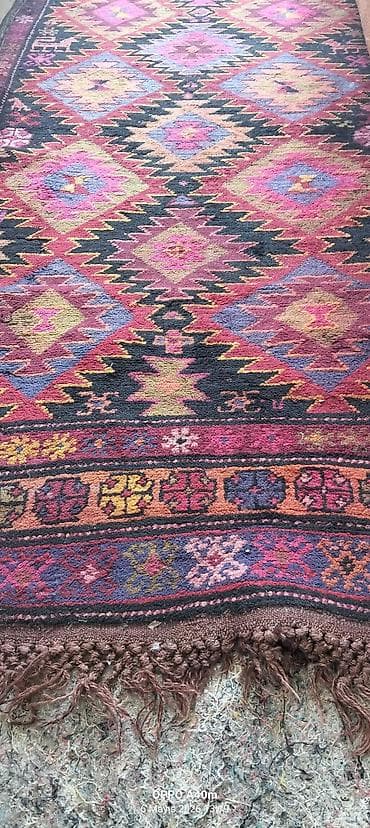 Новое на lalafo: 2 eded qedimi kilim munasib qiymete satılır. Birinin şekilde — 2